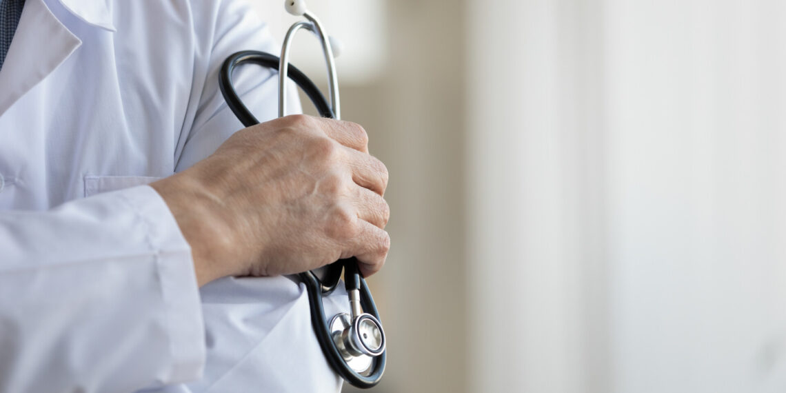 Pacienții vor putea reclama redirecționările abuzive către clinici private