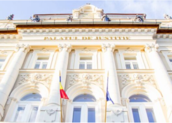 Curtea de Apel Oradea a hotărât, în cadrul Adunării Generale din 26 august 2025, adoptarea unor măsuri ferme respectiv suspendarea judecării cauzelor, ca reacție la proiectul de lege privind reforma pensiilor de serviciu ale magistraților.