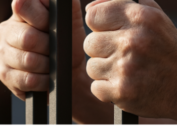 Prins de polițiștii bihoreni: căutat internațional pentru agresiune sexuală asupra unui minor