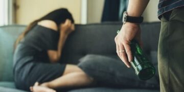 Violență în toiul nopții: Femeie desfigurată la finalul unei petreceri, vinovatul condamnat