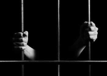 A intrat pe furiș, dar a ieșit în cătușe: final de drum pentru un hoț recidivist