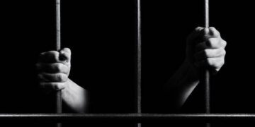 A intrat pe furiș, dar a ieșit în cătușe: final de drum pentru un hoț recidivist