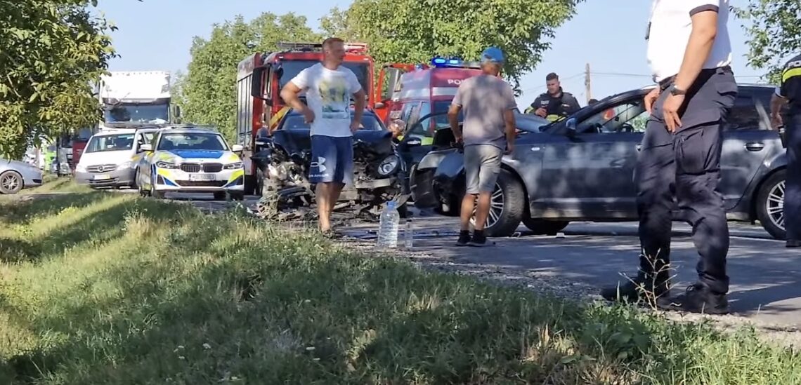 Accident cu trei autoturisme pe DN 19E, la ieșire din Cauaceu