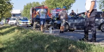 Accident cu trei autoturisme pe DN 19E, la ieșire din Cauaceu