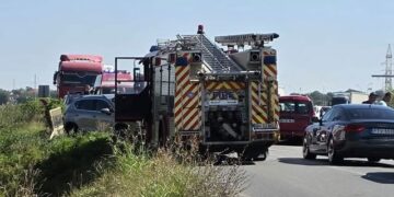 Accident la ieșire din Cauaceu: coliziune între două autoturisme