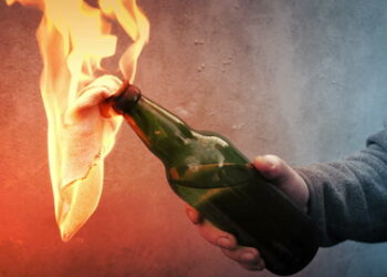 Scandal în miez de noapte la Oradea: 5 cocktailuri Molotov, zero flăcări și un verdict șoc