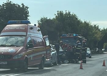 Accident rutier pe strada Matei Corvin din Oradea: două mașini implicate