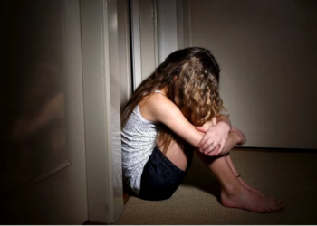 Profesor din Curtuișeni, inculpat pentru agresiune  sexuală și viol asupra unei minore, a fost arestat preventiv