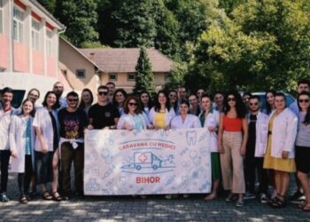 Consultații medicale gratuite în inima Apusenilor – Caravana cu Medici Bihor ajunge în Poiana Horea