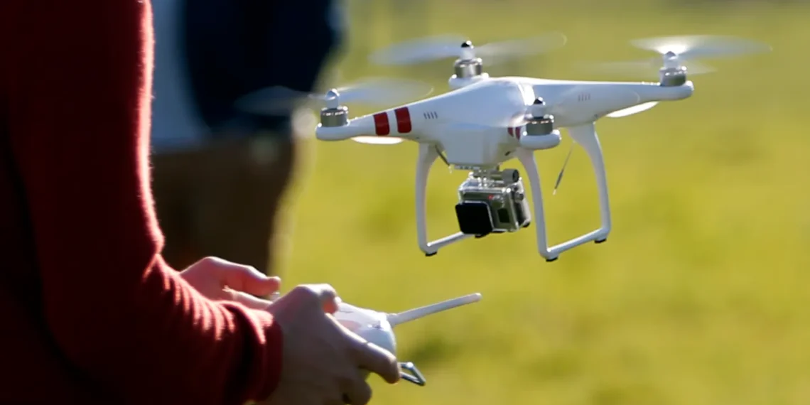 Dronele intră în curțile românilor: cum vrea statul să descopere construcțiile nedeclarate