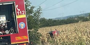 Accident la ieșirea din Marghita: un autoturism s-a răsturnat într-un lan de porumb