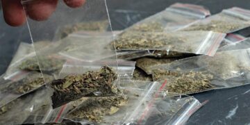 Trei zile, trei capturi! Orădean prins în flagrant cu droguri de mare risc