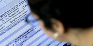 Ușile arhivelor se deschid: cetățenii își pot consulta dosarul de pașapoarte