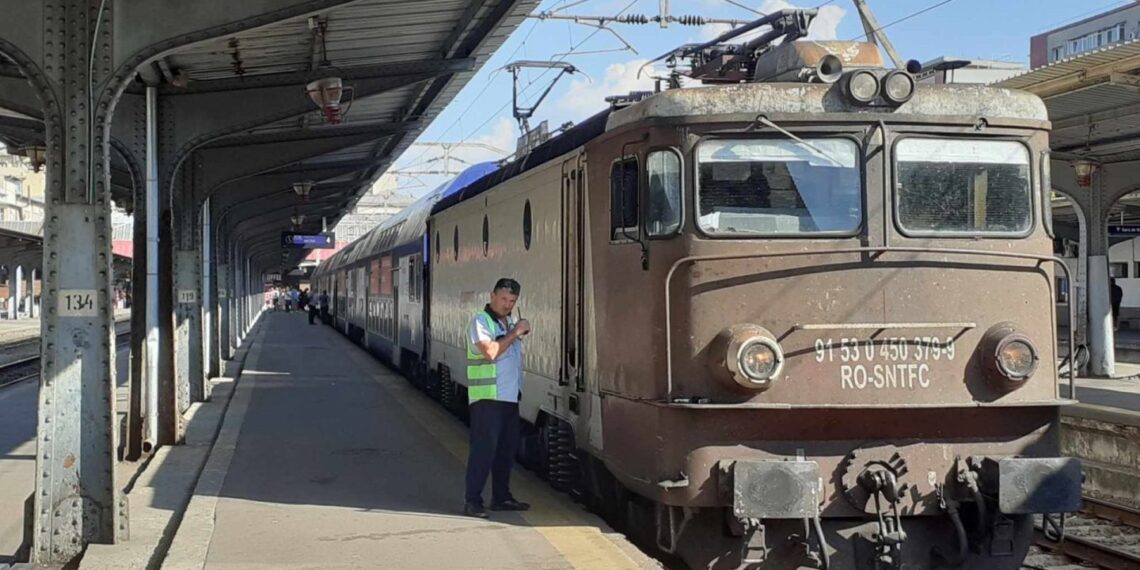 Reduceri CFR pentru studenți: cine beneficiază și în ce condiții