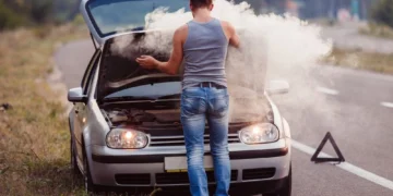 Capcană pe drumurile publice: escrocherie cu mașina defectă