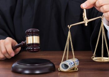 ÎCCJ: stagiul militar obligatoriu, urmat de numirea în magistratură, constituie vechime în muncă