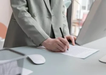 ÎCCJ: administratorul unui SRL nu poate fi subiect activ al infracțiunii de acordare a împrumuturilor sau garanțiilor ilegale 