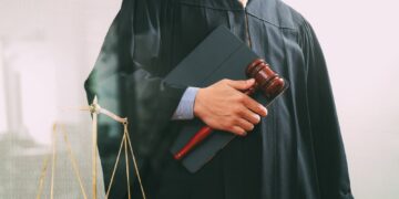 ÎCCJ: vechimea ca avocat, grefier sau ofițer de poliție judiciară nu mai contează la salarizarea magistraților