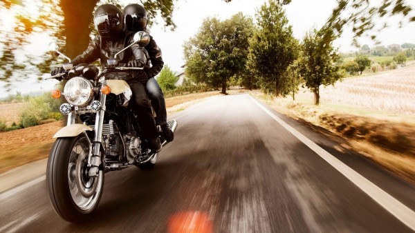 Se schimbă regulile pentru motocicliști: libertate mai mare, siguranță sporită, trafic mai fluid