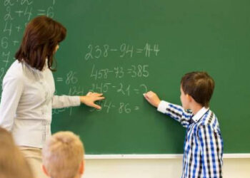 Peste 14.000 de posturi de profesori vor fi desființate