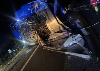 Accident grav între două autocamioane pe drumul Oradea–Cluj, la Izvoru Crișului