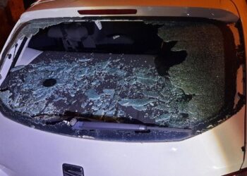 Scandal în stradă: Bătaie, spray lacrimogen și o lunetă făcută țăndări în toiul nopții