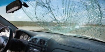 Război în familie: frate recidivist, condamnat după ce a distrus mașina surorii