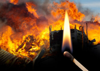 „Incendii regizate” pentru bani grei! Procurorii din Bihor trimit în judecată o rețea de escroci ai asigurărilor