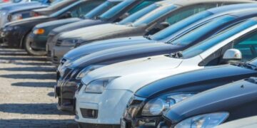 Afaceri fictive cu mașini second-hand: prejudiciu de peste 2,4 milioane de lei în Bihor