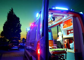 Accident mortal în Bihor: o tânără de 22 de ani a murit după ce mașina a lovit un cap de pod