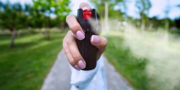 Tâlhărie ca-n filme: a atacat victima cu spray lacrimogen și a fugit cu 39.400 de lei!