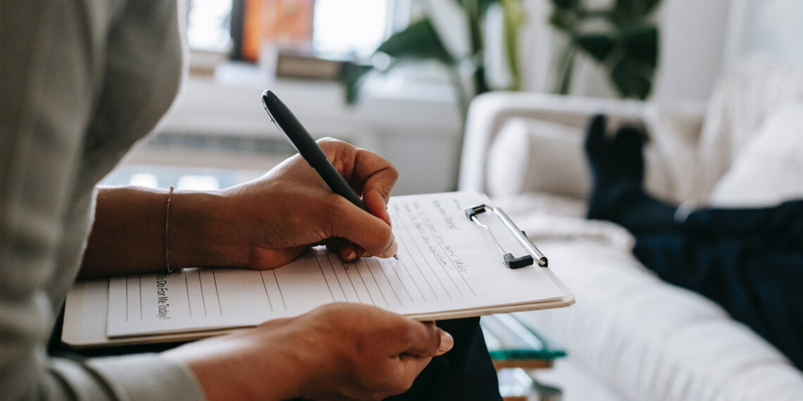 Nulitatea absolută a raportului de evaluare întocmit de inspectorul de integritate: obligativitatea adresării către persoana evaluată a invitaţiei privind exprimarea unui punct de vedere  | JURISPRUDENȚĂ ÎCCJ