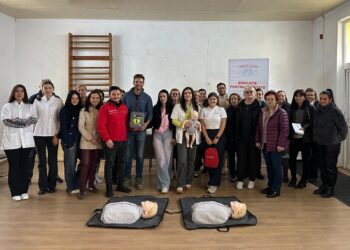 Oradea investește în viață: defibrilatoare instalate în centrele de educație incluzivă