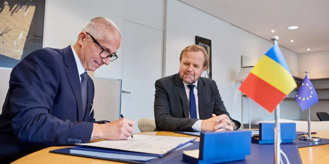 Ministrul Justiției Radu Marinescu alături de Alain Berset Secretarul General al Consiliului Europei la semnarea Convenției Consiliului Europei pentru protecția profesiei de avocat Sursă foto: comunicat de presă UNBR