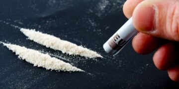 Judecata „chimiei periculoase”: tinerii acuzați că vindeau 2MMC și cocaină, trimiși în fața instanței