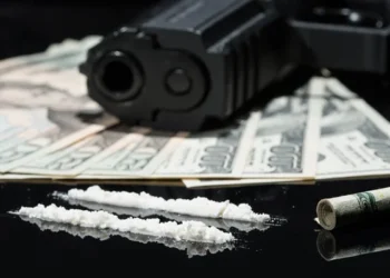 Droguri, arme și pornografie infantilă: Tribunalul Bihor îl ține sub control judiciar pe Samir Pandey