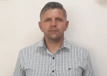 Tristețe în învățământul bihorean: inspectorul școlar prof. Cristian Iuliu Dragomir s-a stins fulgerător