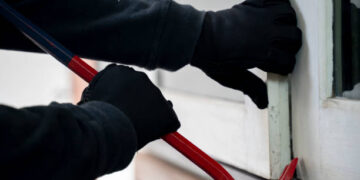 Scule și bani la pachet: suceveanul prins la furat în  Oradea rămâne în arest