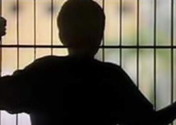 Minorii care încalcă legea, sub supraveghere mai strictă: pedepse educative mai lungi