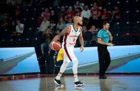 BASCHET: Final cu suspans în meciul Oradea – Râmnicu Vâlcea; Jocul a fost decis în ultimele 15 secunde