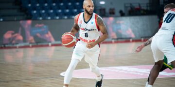 Încă un succes pentru CSM CSU Oradea în fața Coronei Brașov; Kris Richard a fost iarăși omul decisiv