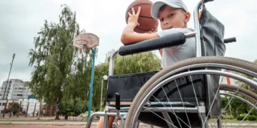 Un nou început pentru copiii cu dizabilități: statul oferă e-vouchere de până la 39.900 lei