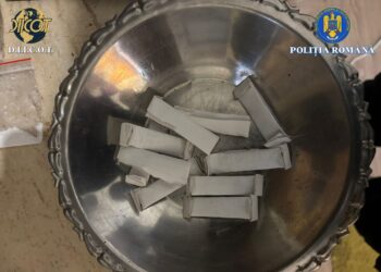 Traficantul din Oradea care ar fi dat „drogul-fantomă” unui copil pentru curățenie rămâne în arest