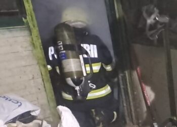 Incendiu la o gospodărie din Oradea: intervenție rapidă a pompierilor în toiul nopții