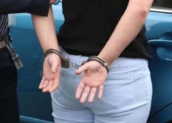 Condamnată cu executare după ce a furat 10 lei de la un bătrân de 87 de ani