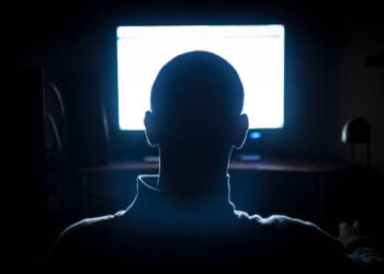 Șantaj cu 25.000 de euro și video sexual cu minor în Oradea: Tribunalul Bihor menține controlul judiciar