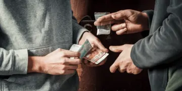 Livrări de cocaină în Bihor: Un bărbat a vândut 10 grame de cocaină ca la piață