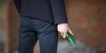 Beție, scandal și cuțit: Un tânăr bihorean primește ani de pușcărie după un episod de necontrolat!