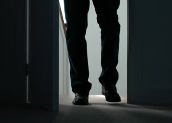 Panică în sat: Intrus beat, acuzat că a intrat peste două femei în vârstă