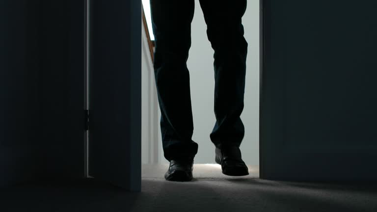 Panică în sat: Intrus beat, acuzat că a intrat peste două femei în vârstă